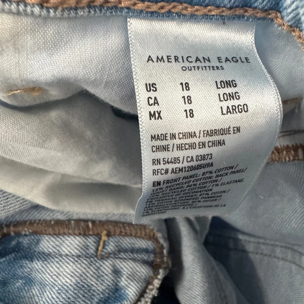 American Eagle Mom Jean Light Wash High Rise Tapered Denim Pants Womens 18 Long
